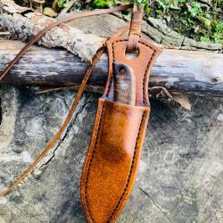 couteau de cou d'artisan / manche ronce de noyer / fourreau cuir