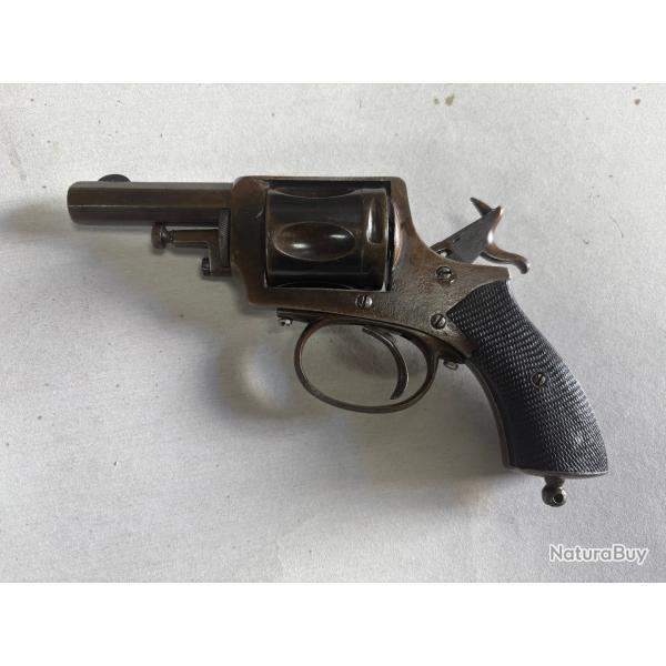 Revolver de fabrication belge, calibre 8mm92, dtente carene.