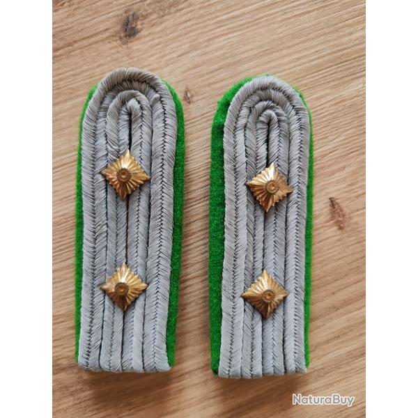 PAIRE DE PATTES D ÉPAULE DE CAPITAINE DE L INFANTERIE MOTORISÉE