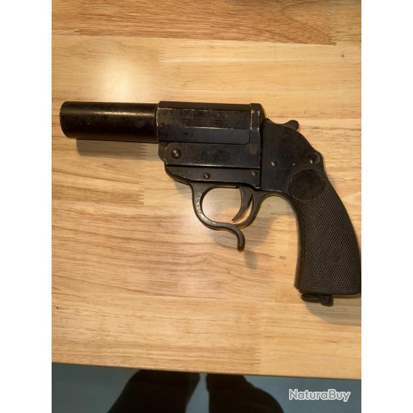 PISTOLET LANCE FUSEE ALLEMAND 39-45 MODELE MARQUE AYF 42