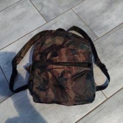 Sac à dos et k way intégré neuf