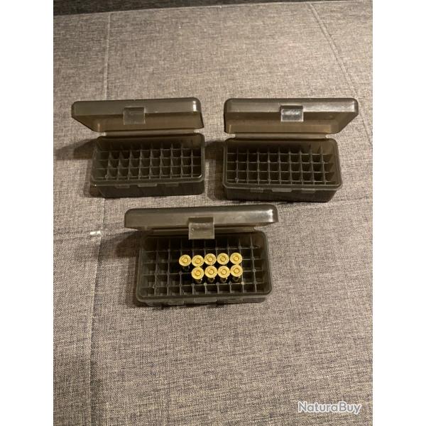 Lot de boites de rangement pour munitions 357mag et 38sp