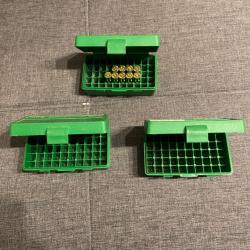 Lot de boites de rangement pour munitions 357mag et 38 sp