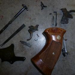 Lot pieces Revolver Smith et Wesson type 14 bon état