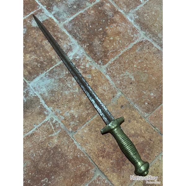 GLAIVE ANCIEN A IDENTIFIER