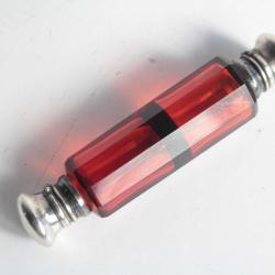 Flacon à sel double cristal taillé rouge argent