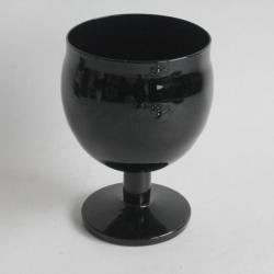 Verre à pied opaline noir