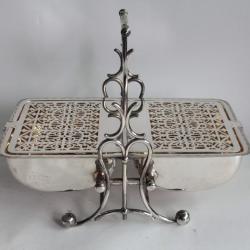 Boîte à biscuits victorienne métal argenté XIXe siècle