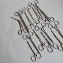 Lot Ancien Instrument médicale 14 pinces chirurgie