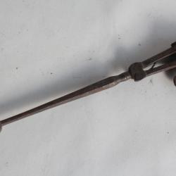 Ancien étau à main fer forgé horloger