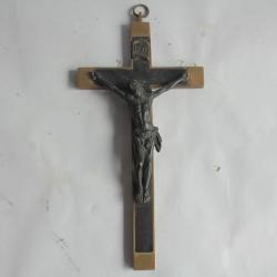 Christ sur croix bronze