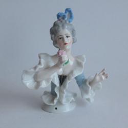 Demi figurine porcelaine Marquise à fleur Passau Dressel & Kister