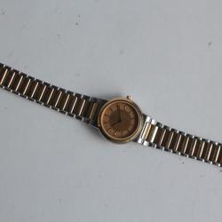 OMEGA Montre quartz femme Deville