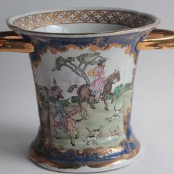 Ancien vase porcelaine chinoise peint main chevaux chasse