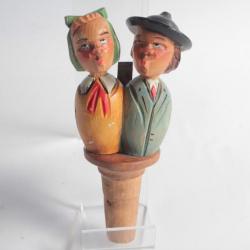 Bouchon à système bois sculpté Art Populaire