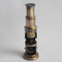 Ancien petit microscope à niche