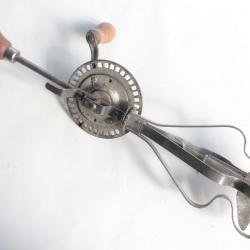 Ancien batteur mécanique Fouet de cuisine