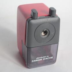 CARAN d'ACHE Taille crayon rouge