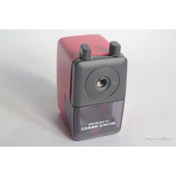 CARAN d'ACHE Taille crayon rouge
