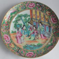 Assiette porcelaine Chine Canton Famille rose XIXe siècle