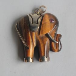 Pendentif Éléphant OEil du tigre vermeil