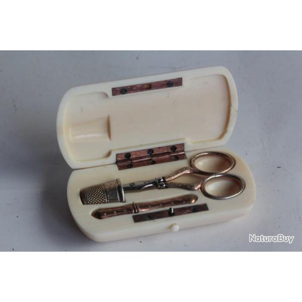 Ncessaire de couture vermeil Baron MCF XIXe sicle
