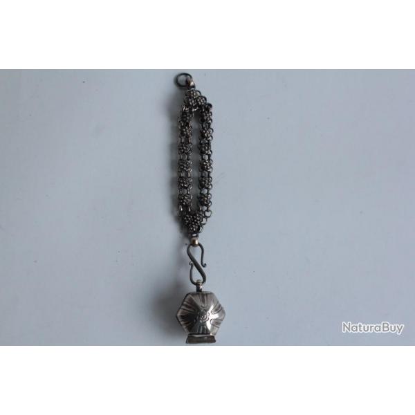 Ancienne boite  chaux pour btel Inde Sri Lanka Killotaya