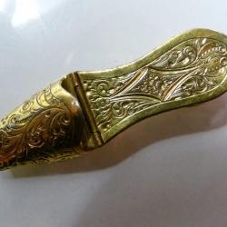 Boite à aiguilles figurative Soulier pomponne XVIIIe siècle couture broderie