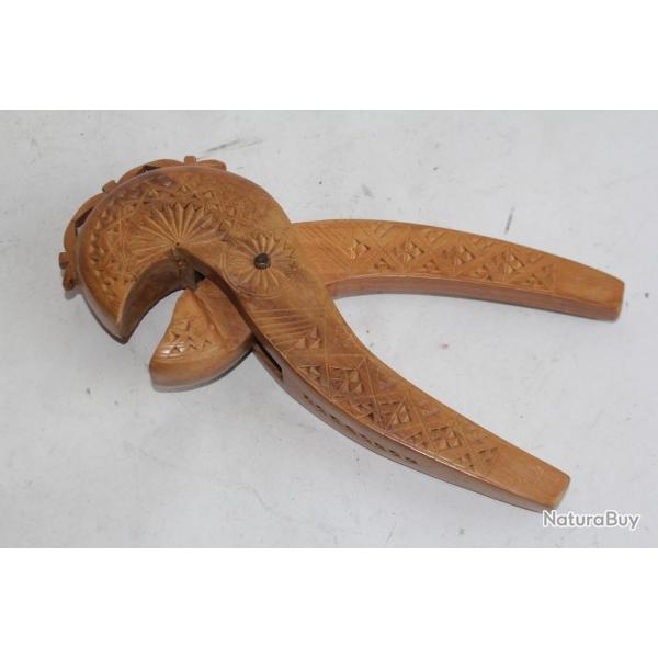 Casse noix bois sculpt Art populaire