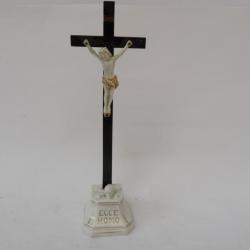 Crucifix porcelaine christ Art populaire