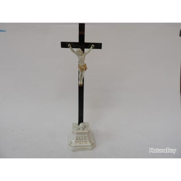 Crucifix porcelaine christ Art populaire