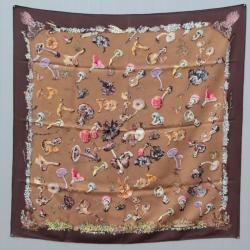 HERMES Foulard soie Champignons Anne Gavarni