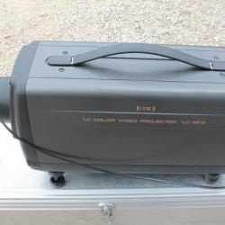 Vidéoprojecteur Eiki model LC-1510 et objectif de rechange