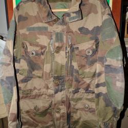 VESTE DE TREILLIS  DE L'ARMEE FRANCAISE, TAILLE M AVEC GRANDE POCHE ARRIERE  , PERIODE 2008 , COULEU