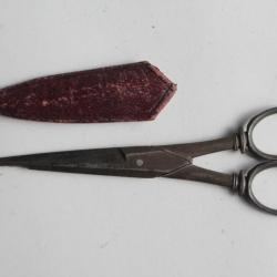 Ancienne paires de ciseaux acier Broderie Couture