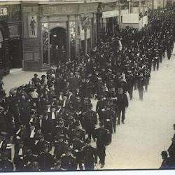 Carte postale Hérault 34 Montpellier Défilé funéraire rue de la Loge