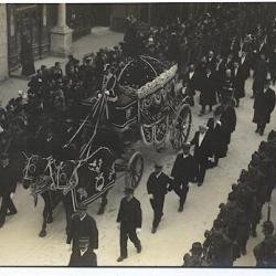 Carte postale Hérault 34 Montpellier Défilé funéraire rue de la Loge