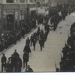 Carte postale Hérault 34 Montpellier Défilé funéraire rue de la Loge
