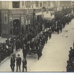 Carte postale Hérault 34 Montpellier Défilé funéraire rue de la Loge