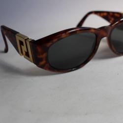 Lunettes solaire vintage Gianni Versace T24 869
