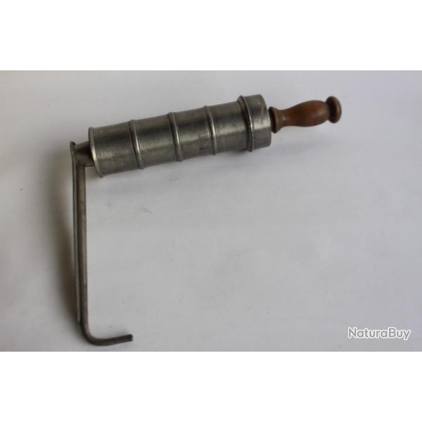 Clyster pompe pour auto-administration