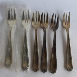 CHRISTOFLE Sept Fourchettes à pâtisserie Bérain