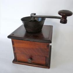 Grand moulin à café 1865 Art populaire