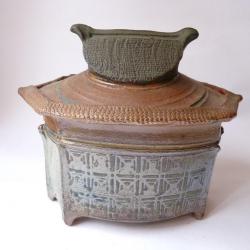 Boite en gres en forme de Pagode Chinoise céramique