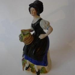 Boîte bonbonnière porcelaine vigneronne  Alsacienne vin vigne