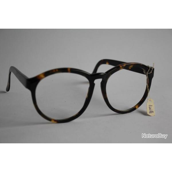 Ancienne paire de lunettes optique vintage