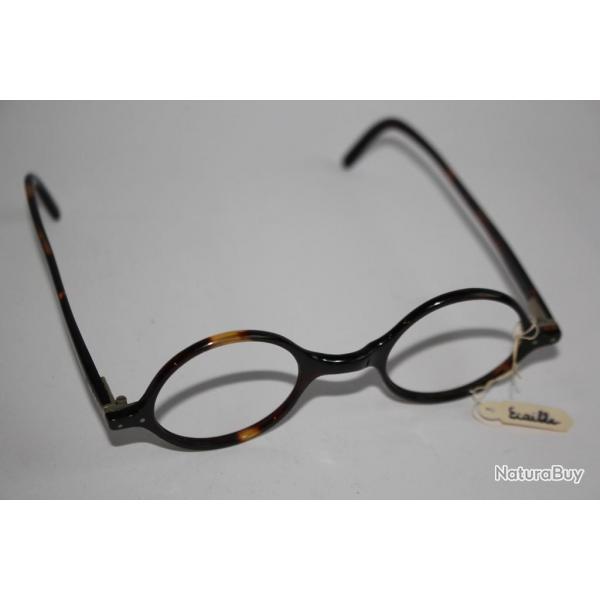 Ancienne paire de lunettes optique vintage