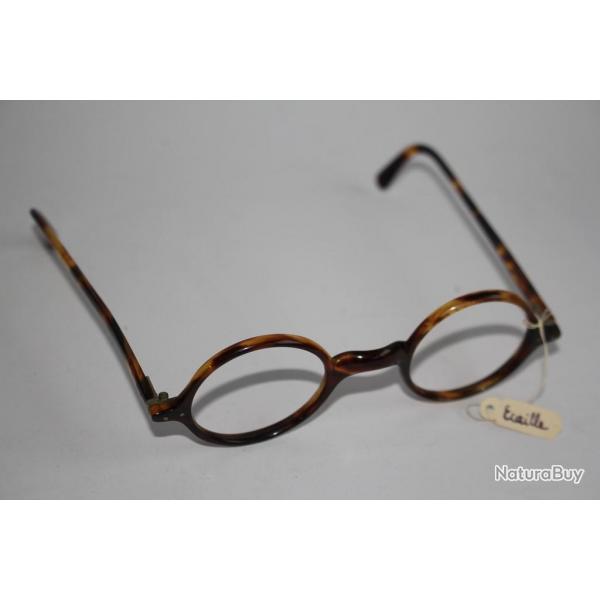 Ancienne paire de lunettes optique vintage