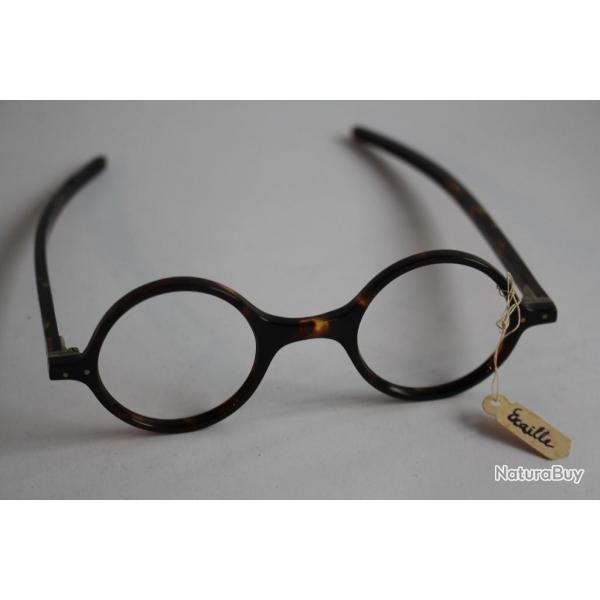 Ancienne paire de lunettes optique vintage