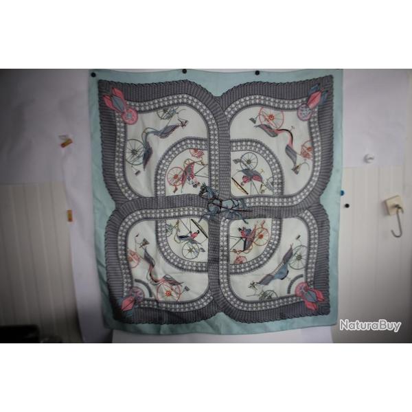 HERMES Foulard soie Voitures Paniers Julia Abadie